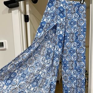 Palazzo Pants with Leg-Slit